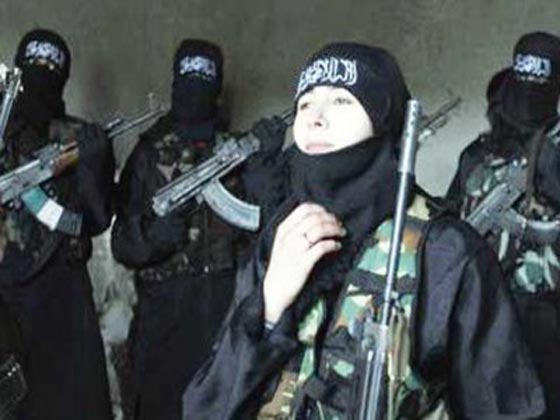 مقاتلة سورية تتوعد الاسد: اذا انتهى الرجال فستواجه النساء والاطفال صورة رقم 1