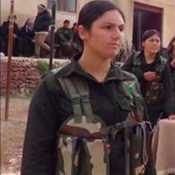 بالصور.. ميسا عبدو قائدة كردية تقود المقاتلين في كوباني صورة رقم 1