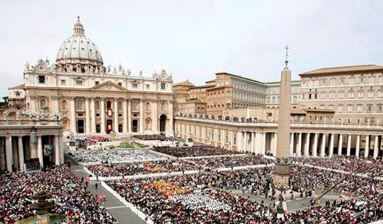 بالصورة: تهديد لرمز المسيحية.. علم داعش يرفرف فوق الفاتيكان! صورة رقم 2