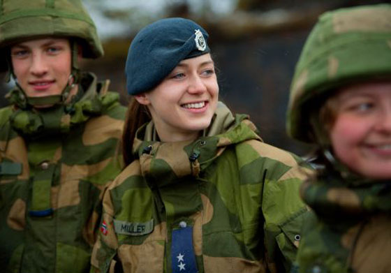 خلافا لمجرى التاريخ.. النرويج تفرض الخدمة العسكرية على النساء صورة رقم 2