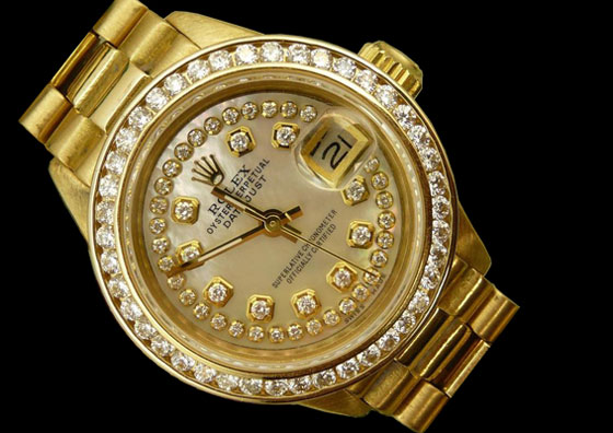 الصين تحتال على العالم وتقلد أجود الماركات ايفون ورولكس وبوما صورة رقم 2