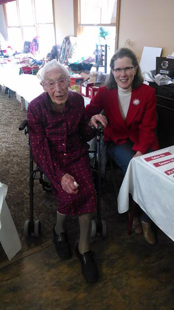 مُعمّرة تصغر عمرها كُرمى لعيني الفيسبوك صورة رقم 3