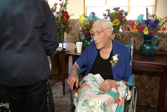 مُعمّرة تصغر عمرها كُرمى لعيني الفيسبوك صورة رقم 9