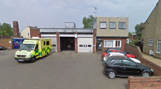 هكذا المسعفون والا بلاش.. انتهاء دوام عملهم دفعهم لالقاء الجثة في القمامة!! صورة رقم 4 هكذا المسعفون والا بلاش.. انتهاء دوام عملهم دفعهم لالقاء الجثة في القمامة!! صورة رقم 4