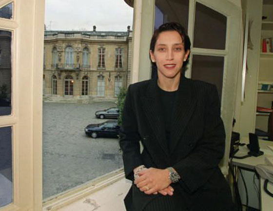 صوفي هات امرأة على استعداد للموت من اجل الرئيس الفرنسي.. تعرف عليها صورة رقم 9 صوفي هات امرأة على استعداد للموت من اجل الرئيس الفرنسي.. تعرف عليها صورة رقم 9