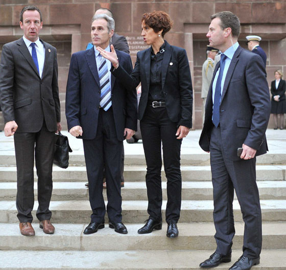 صوفي هات امرأة على استعداد للموت من اجل الرئيس الفرنسي.. تعرف عليها صورة رقم 5 صوفي هات امرأة على استعداد للموت من اجل الرئيس الفرنسي.. تعرف عليها صورة رقم 5