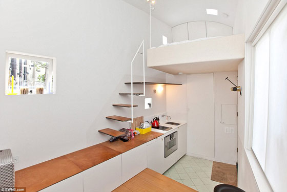 صور وفيديو اصغر بيت في لندن يباع بـ 445 الف دولار ! صورة رقم 8