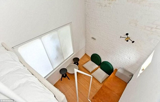 صور وفيديو اصغر بيت في لندن يباع بـ 445 الف دولار ! صورة رقم 1