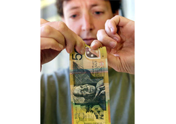 العملات النقدية بين الورقية والبوليمر ايها اسهل للتزوير؟! صورة رقم 2