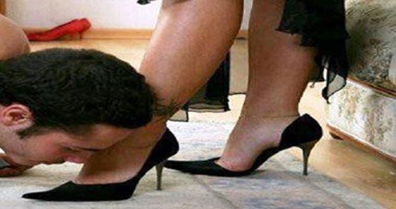 ضابط شرطة مغرم بشم روائح اقدام النساء.. وهذا ما يفعله صورة رقم 1