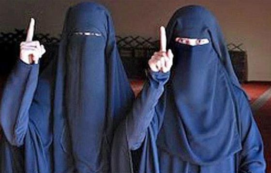 اصغر داعشية نمساوية تحب الكاتشاب والنوتيلا والكورن فلايكس صورة رقم 1