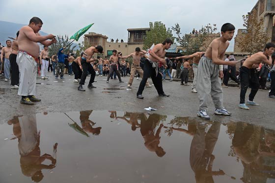 عاشوراء بالصور.. صامه موسى ومحمد وذكرى مقتل الامام الحسين صورة رقم 3