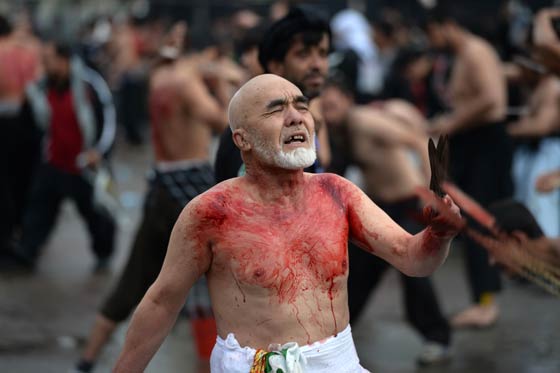 عاشوراء بالصور.. صامه موسى ومحمد وذكرى مقتل الامام الحسين صورة رقم 4