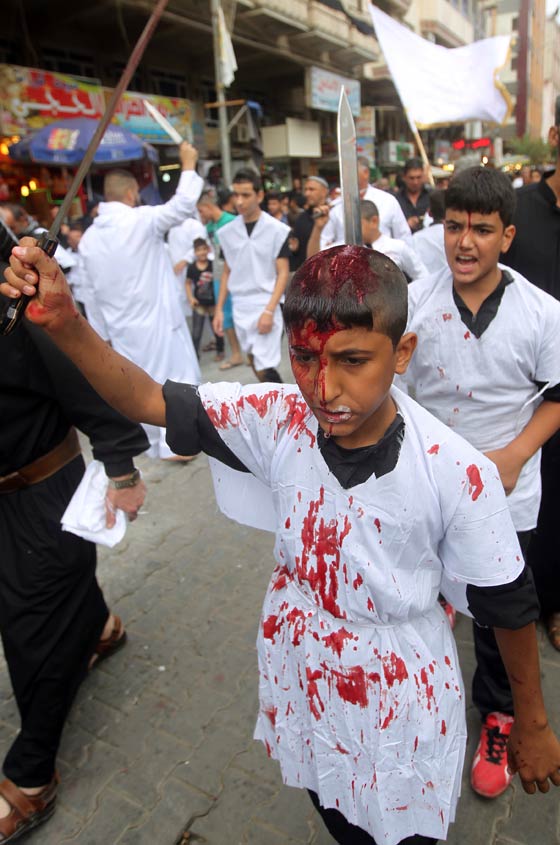 عاشوراء بالصور.. صامه موسى ومحمد وذكرى مقتل الامام الحسين صورة رقم 19