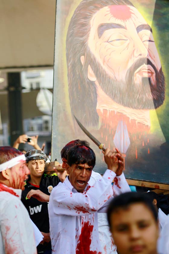 عاشوراء بالصور.. صامه موسى ومحمد وذكرى مقتل الامام الحسين صورة رقم 23