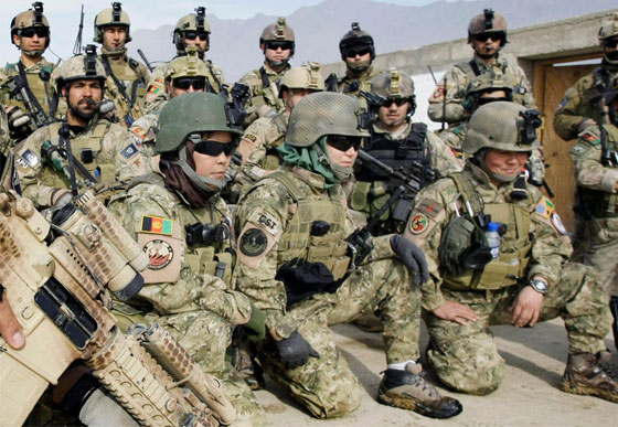 شرطا لبقائهم في الخليج.. الايرانيون يجبرون القوات الامريكية على تعلم اللغة الفارسية!! صورة رقم 2