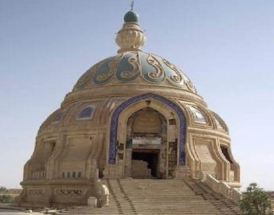 عناصر داعش حولوا قبر والد صدام حسين في تكريت الى ركام صورة رقم 1