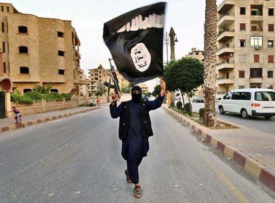 كاتب اسرائيلي: داعش يمثل الاسلام النقي الذي جاء به النبي لذلك لم يخرج المسلمون ضده صورة رقم 2