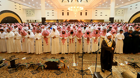 امام مسجد يصدم المصلين ويلعنهم داعيا عليهم بالسرطان .. صورة رقم 1