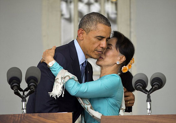 بالصور.. الحميمية في القبلات بين اوباما وسوتشي تثير الشبهات صورة رقم 10