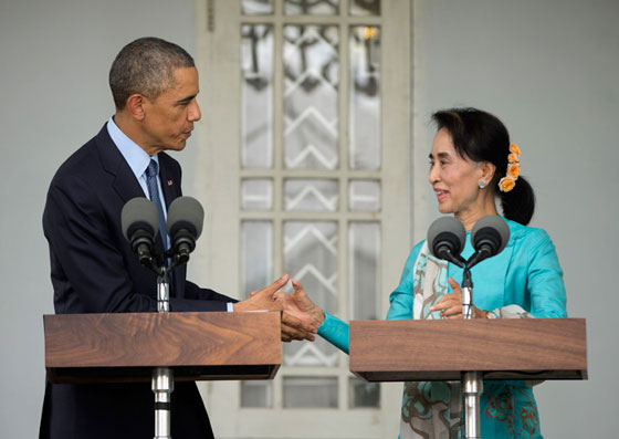 بالصور.. الحميمية في القبلات بين اوباما وسوتشي تثير الشبهات صورة رقم 4