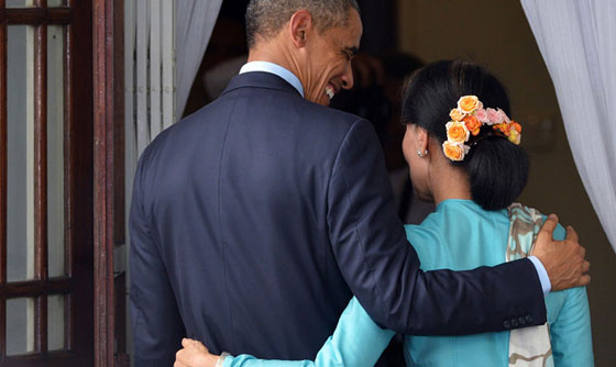 بالصور.. الحميمية في القبلات بين اوباما وسوتشي تثير الشبهات صورة رقم 9