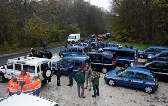 قرية فرنسية تعيش حالة منع تجول.. بامر من نمر هارب!! صورة رقم 3