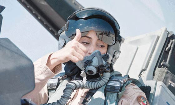 النوع اللطيف يحلق في السماء ويبرع في قيادة الطائرات.. وهؤلاء هن المتفوقات صورة رقم 2