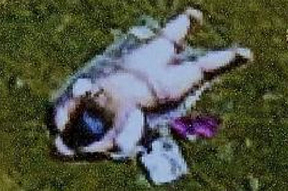 التقطتها طائرة بدون طيار.. صور فاضحة لسيدة تحرج شركة عقارية صورة رقم 3