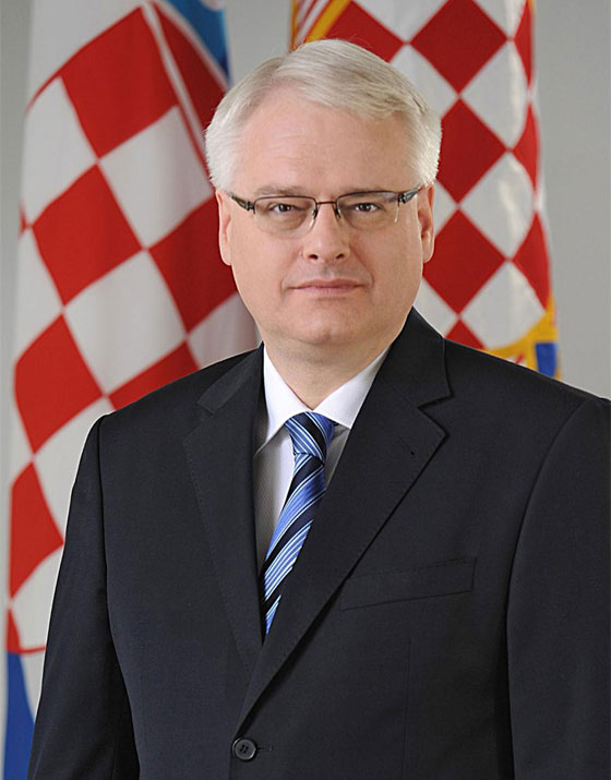 رؤساء جاؤوا من العزف والرسم والموسيقى والشعر الى سدة الحكم  صورة رقم 1