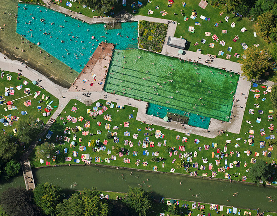 بالصور.. الحياة اليومية ترسم أشكالا هندسية هائلة من الجو صورة رقم 39