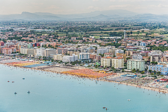 بالصور.. الحياة اليومية ترسم أشكالا هندسية هائلة من الجو صورة رقم 44