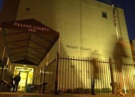 بالصور.. معلمة محجّبة تتحرش بتلميذ في مدرسة بنيوجيرسي  صورة رقم 2