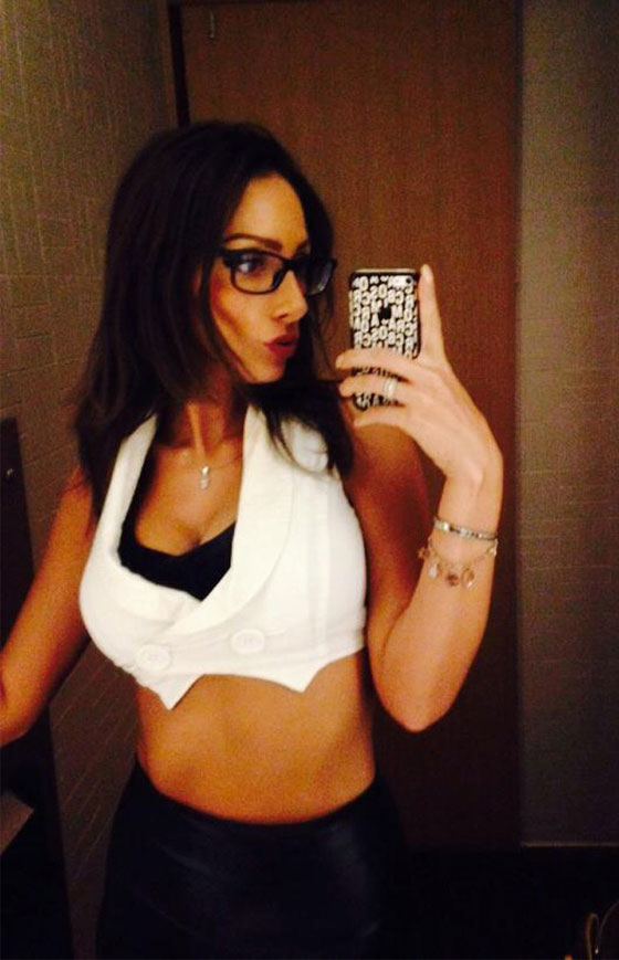 صورة فاضحة لكلينتون مع سيدة اسرائيلية تثير سخرية الكثيرين صورة رقم 3