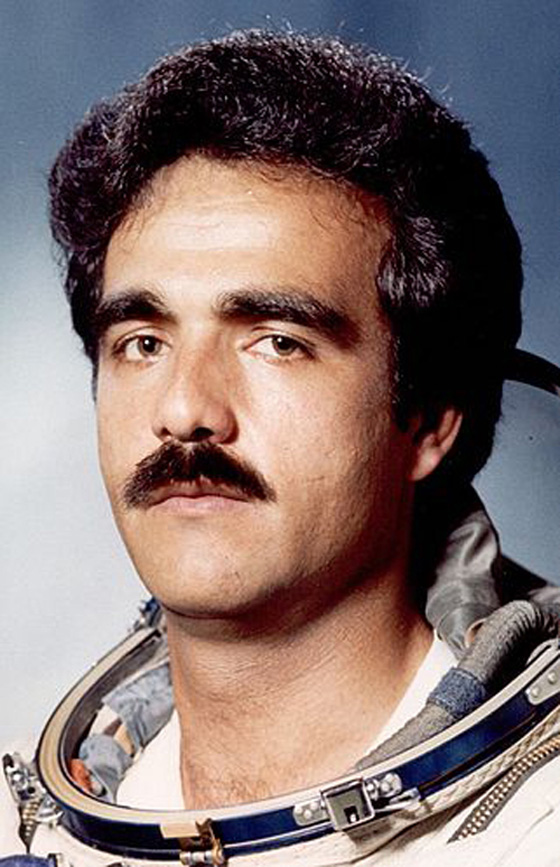 تعرف على اشهر 9 رواد فضاء مسلمين بينهم امرأة! صورة رقم 4 تعرف على اشهر 9 رواد فضاء مسلمين بينهم امرأة! صورة رقم 4