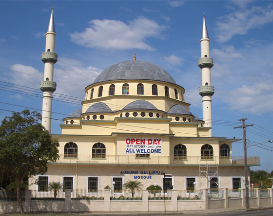  خطيب مسجد سيدني يفتي بتحريم السكر وليس الخمر ويتعرض لهجوم صورة رقم 2