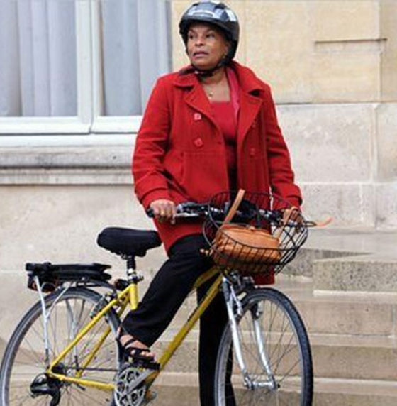  تغريم نائب فرنسي شبّه وزيرة سمراء البشرة بالقرد! صورة رقم 6