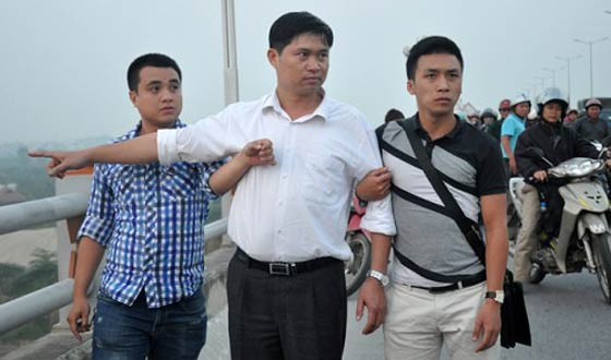 جراح تجميل يرمي جثة احدى زبوناته في النهر!! صورة رقم 3