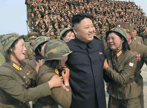 كوريا الشمالية.. 3 اجيال مبرمجة على حب الزعيم لدرجة العبادة صورة رقم 1