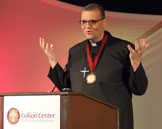  قس ابرشية بغداد: داعش ذبح اطفالا مسيحيين رفضوا اعتناق الاسلام صورة رقم 3