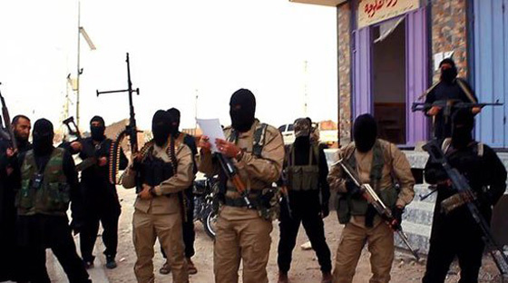 بالصور.. هكذا القى الدواعش رجلا من اعلى عمارة ورجموه حتى المو ت صورة رقم 2