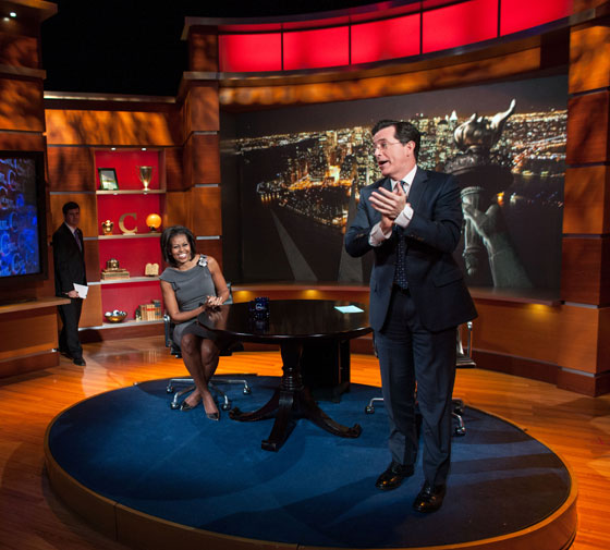 هكذا يتصرف اوباما في بيته وهكذا تستقبله عائلته عند عودته من العمل صورة رقم 10