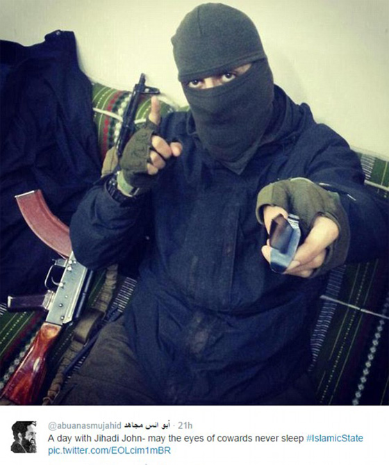 ذباح داعش وقاتل الرهائن الاجانب ينشر صورا جديدة له على تويتر صورة رقم 1