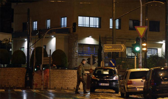 اطلاق نار على سفارة اسرائيل بأثينا دون وقوع اصابات صورة رقم 1