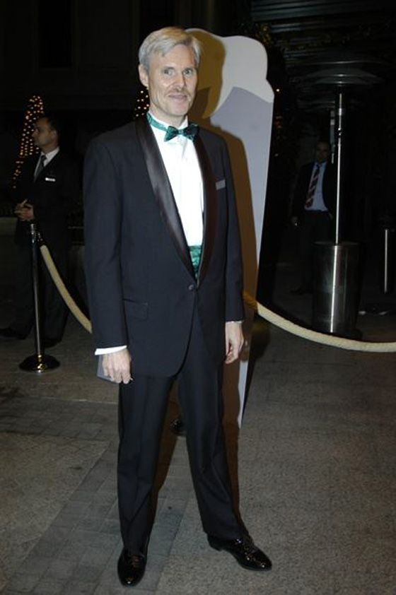 القنصل الامريكي في اسطنبول يعلن زواجه من شاب تركي صورة رقم 6