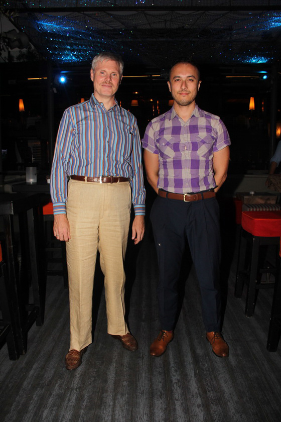 القنصل الامريكي في اسطنبول يعلن زواجه من شاب تركي صورة رقم 4