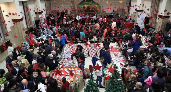 صور فلسطين في احتفالات عيد الميلاد: انوار واشجار وزينة الميلاد صورة رقم 10