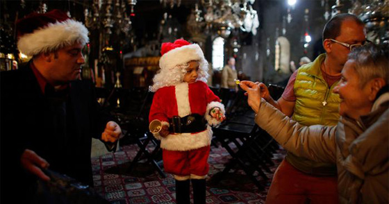 صور فلسطين في احتفالات عيد الميلاد: انوار واشجار وزينة الميلاد صورة رقم 9