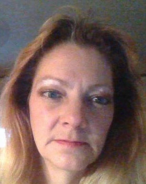 اعتقال امريكية صورت طفلتها علرية وباعت الصور بـ 100 دولار صورة رقم 4