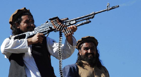 عناصر من طالبان يهاجمون مدرسة ويقتلون 104 طلاب صورة رقم 7